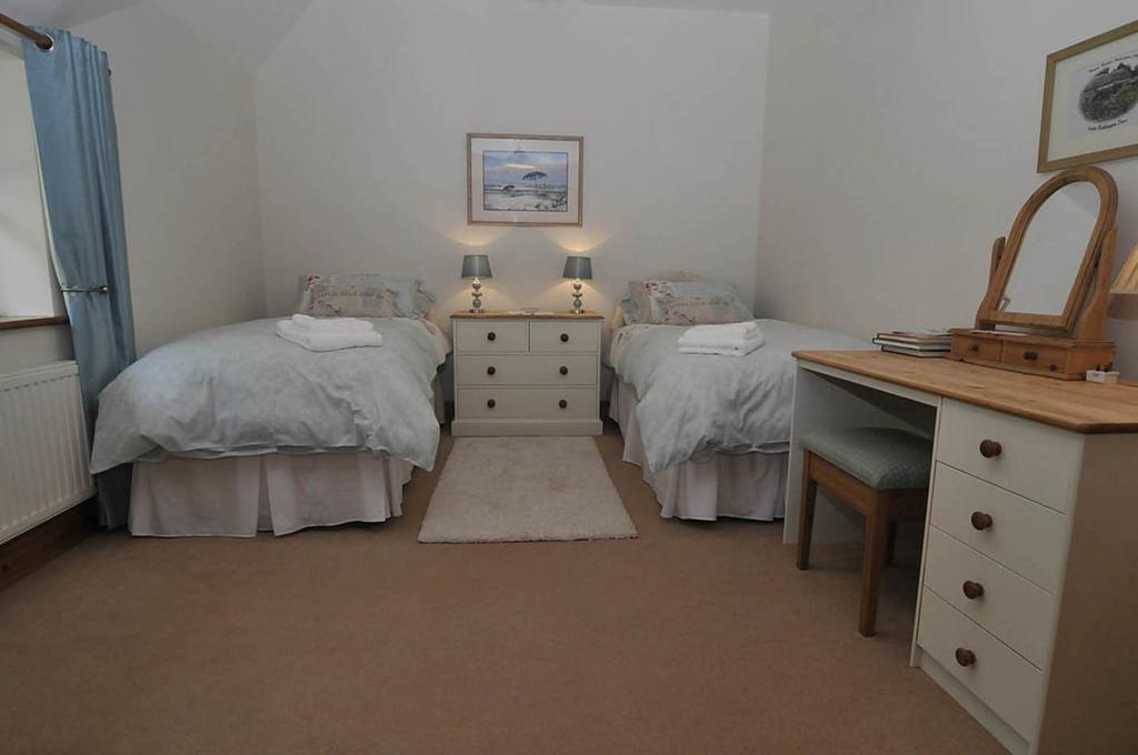 Melbury B&B Dorchester Room photo